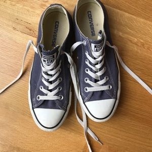 Converse low tops navy blue size 8